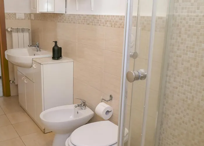 Modern 1 Bedroom Near Metro Appartamento *