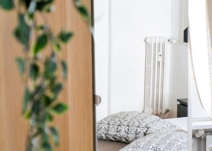 Modern 1 Bedroom Near Metro Appartamento